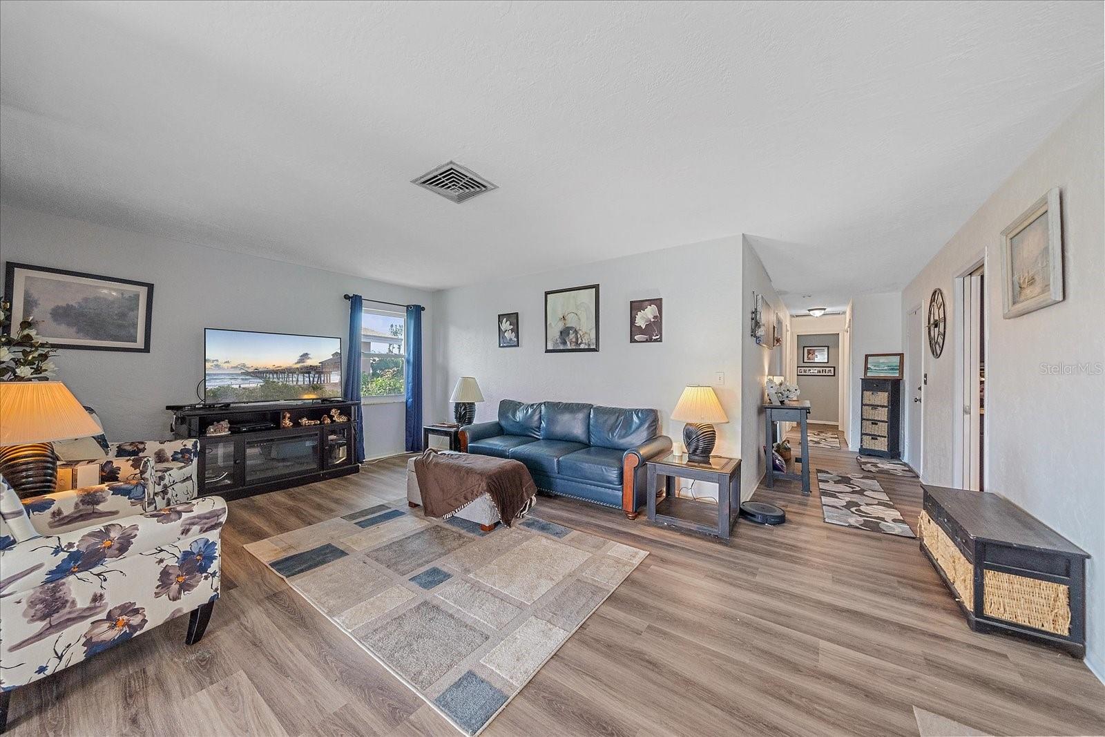 SOUTH GATE VILLAGE GREEN 07 - Residential