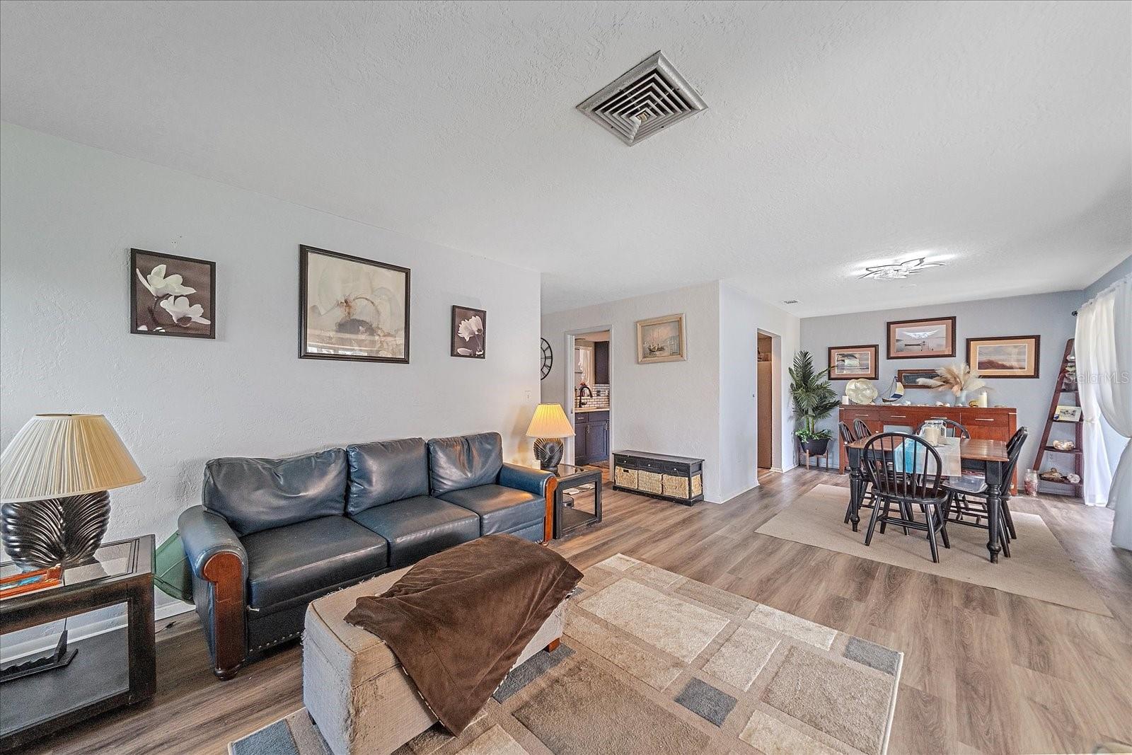 SOUTH GATE VILLAGE GREEN 07 - Residential