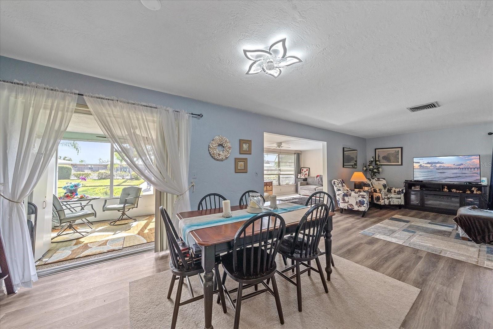 SOUTH GATE VILLAGE GREEN 07 - Residential