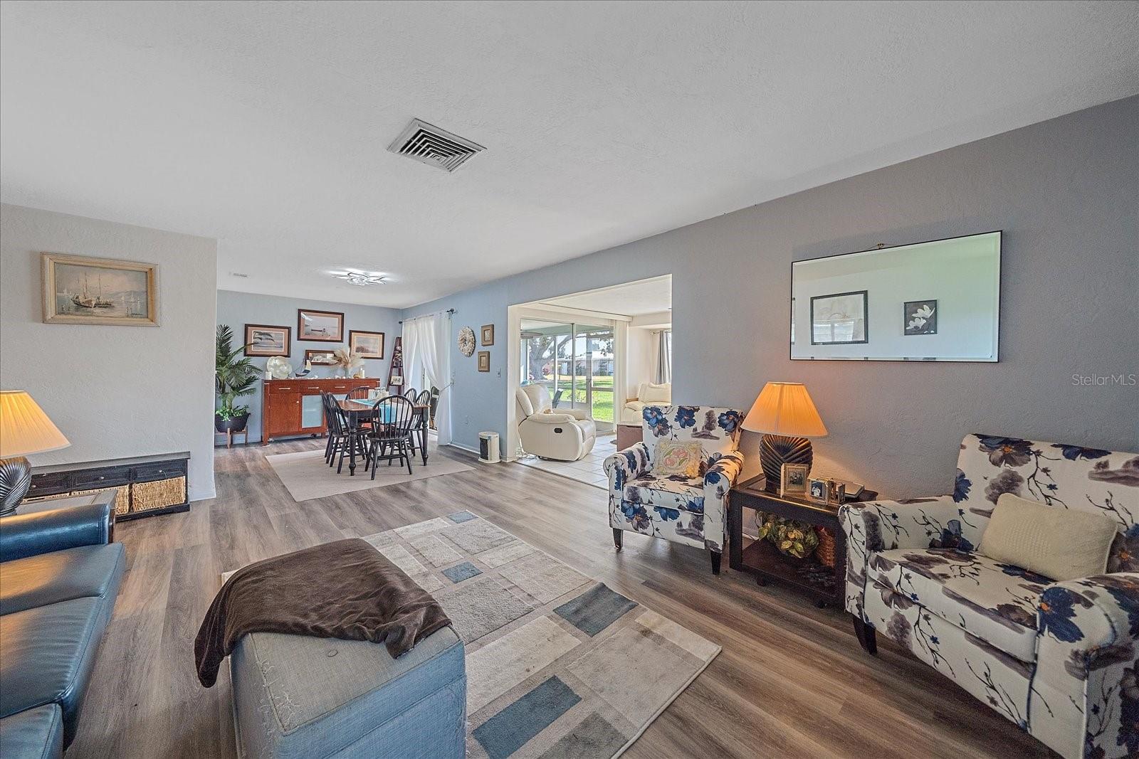 SOUTH GATE VILLAGE GREEN 07 - Residential