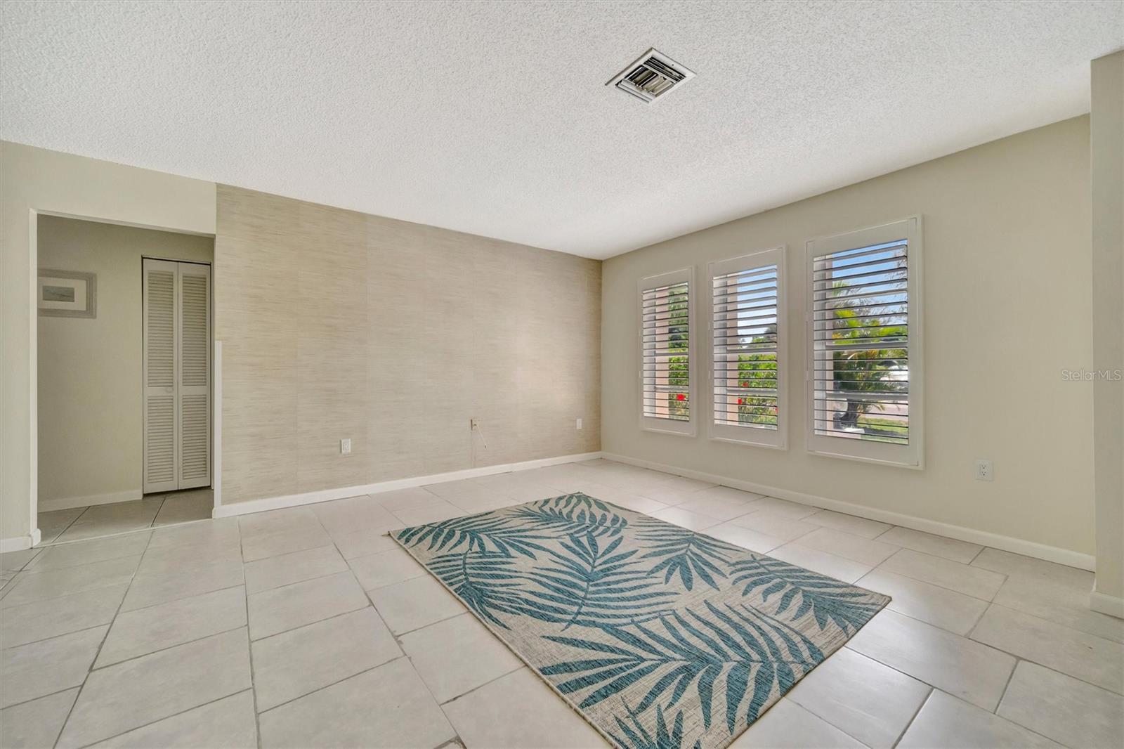 SOUTH VENICE - Residential