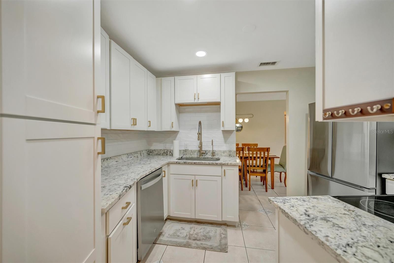 SOUTH VENICE - Residential