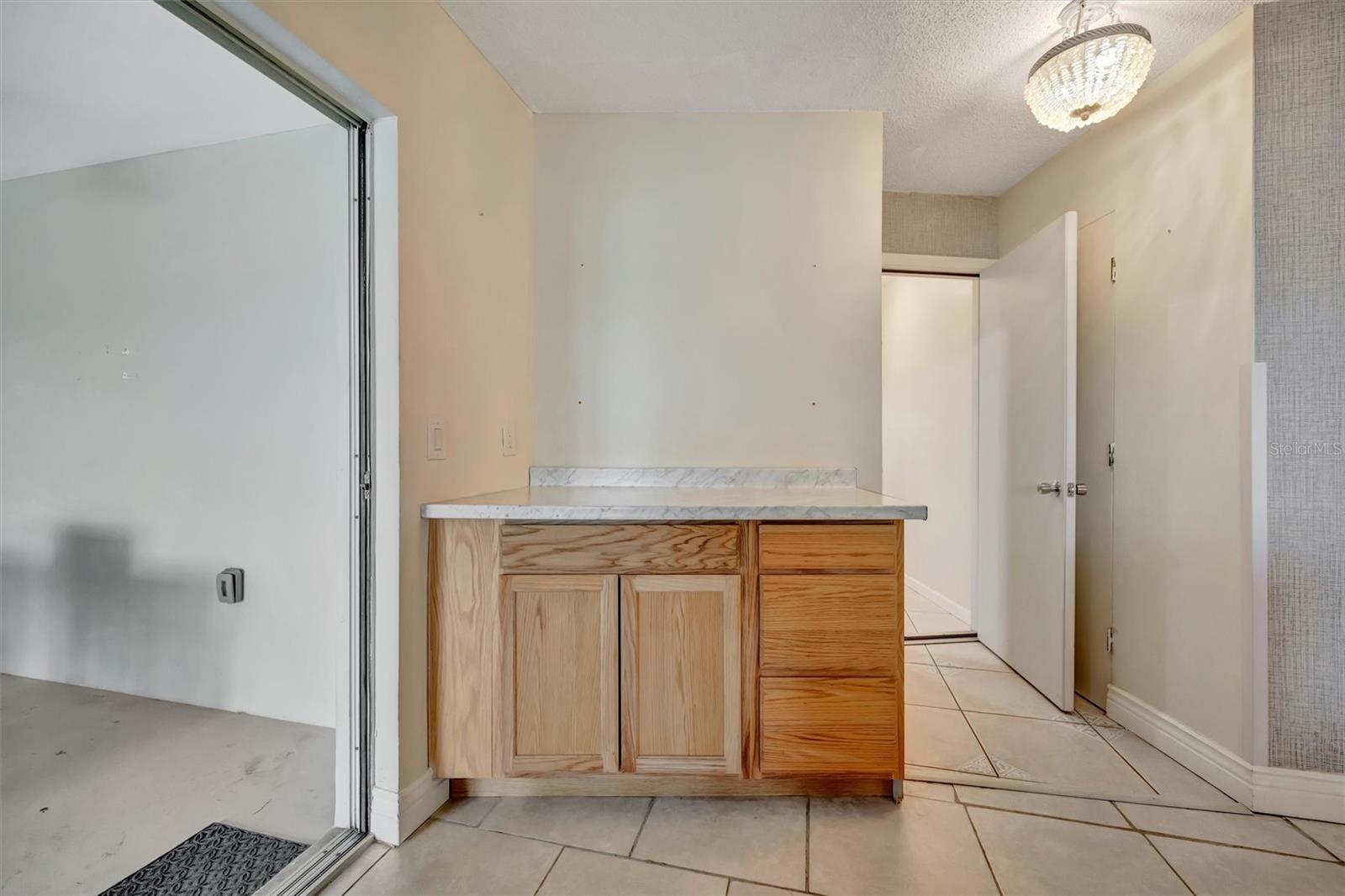 SOUTH VENICE - Residential