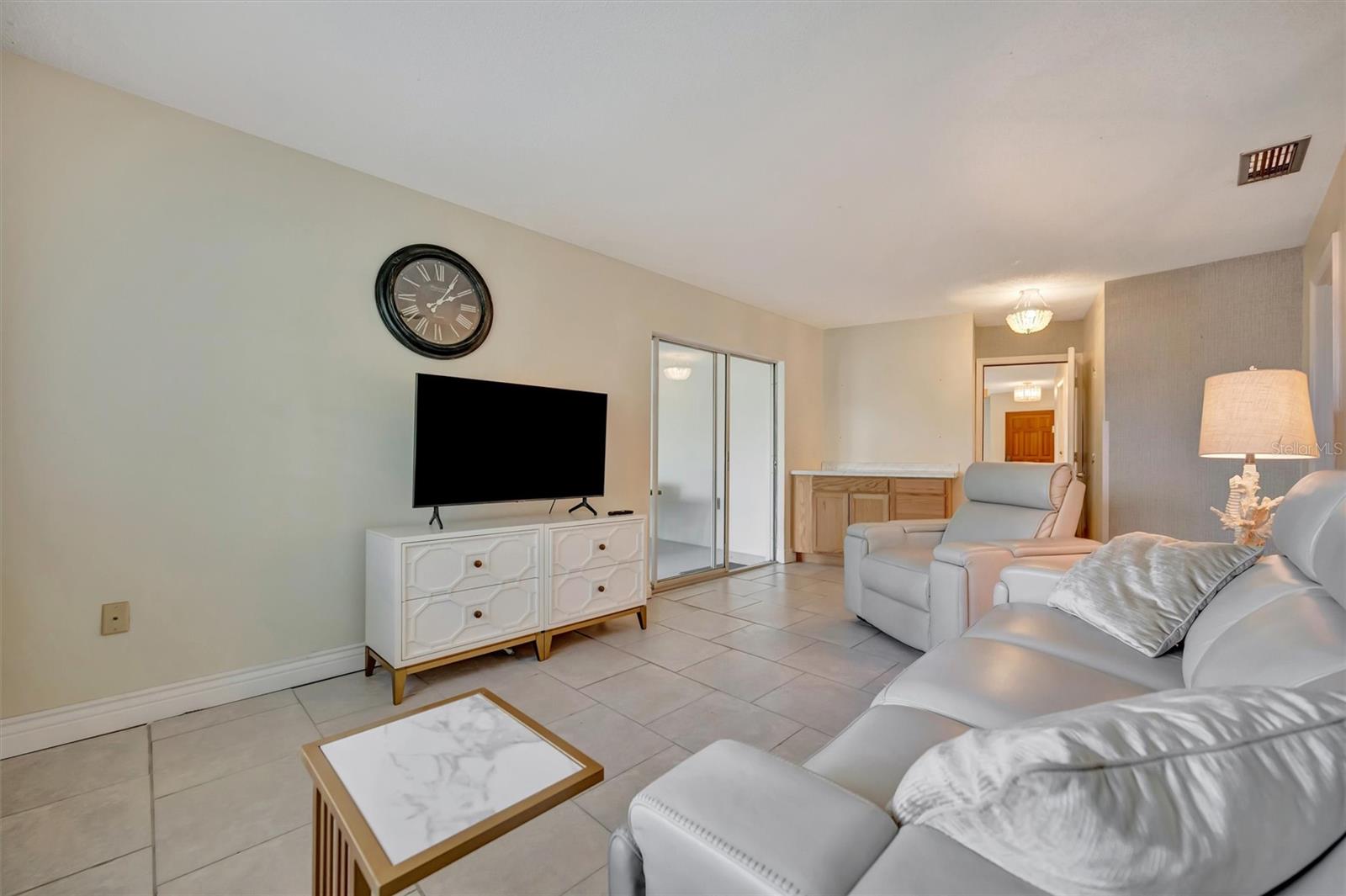 SOUTH VENICE - Residential