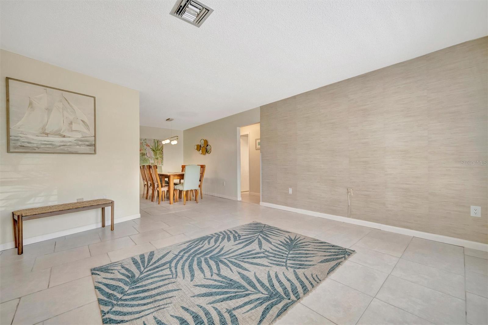 SOUTH VENICE - Residential