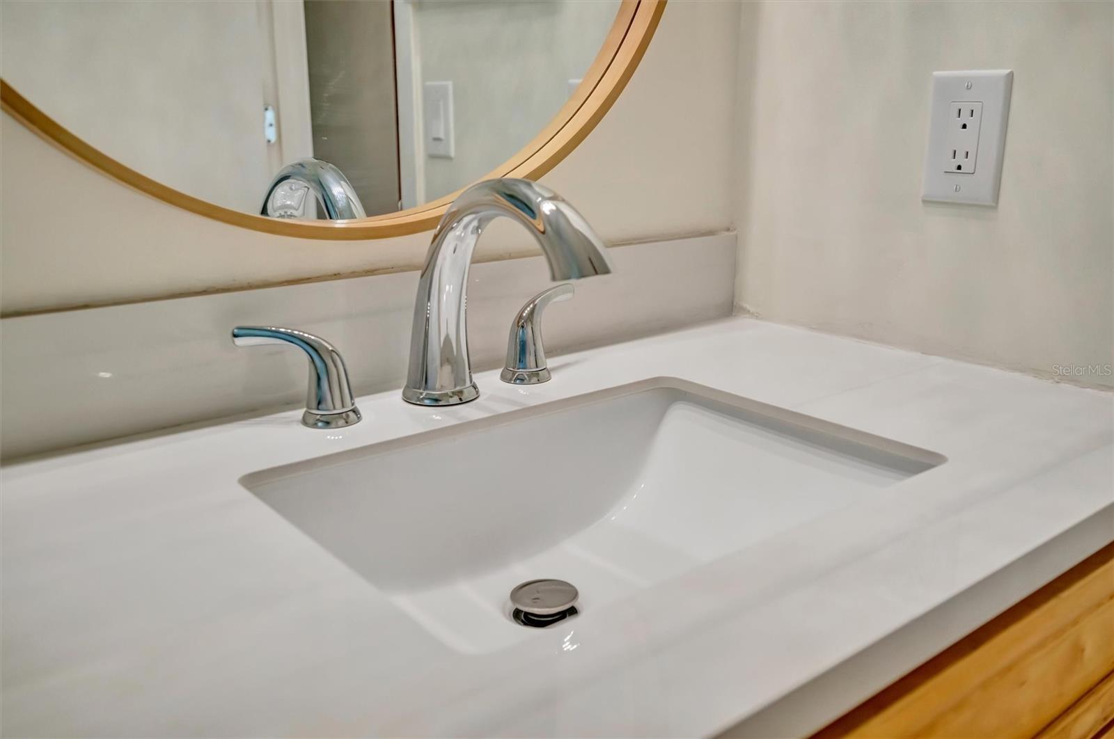 SOUTH VENICE - Residential