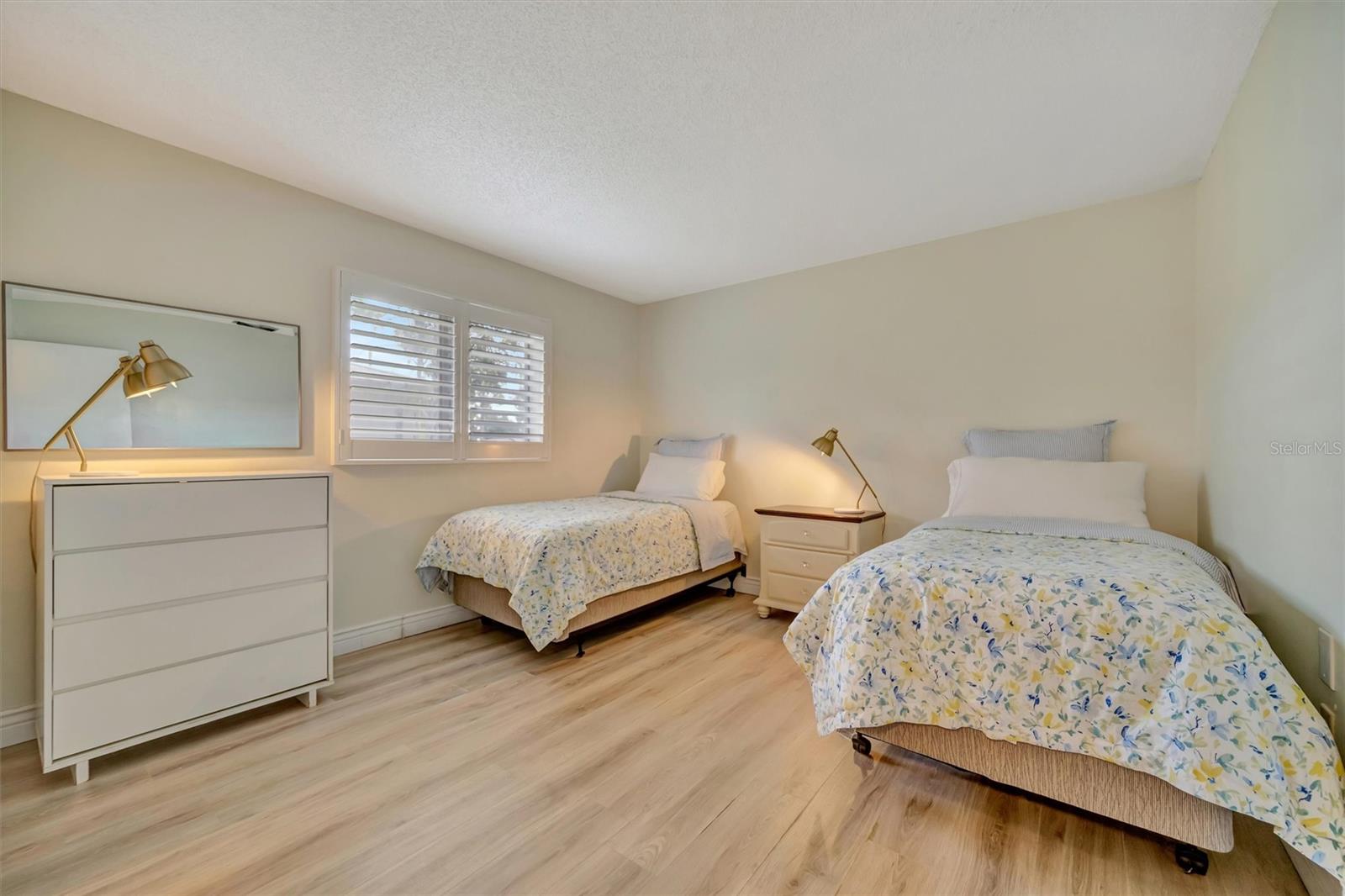 SOUTH VENICE - Residential