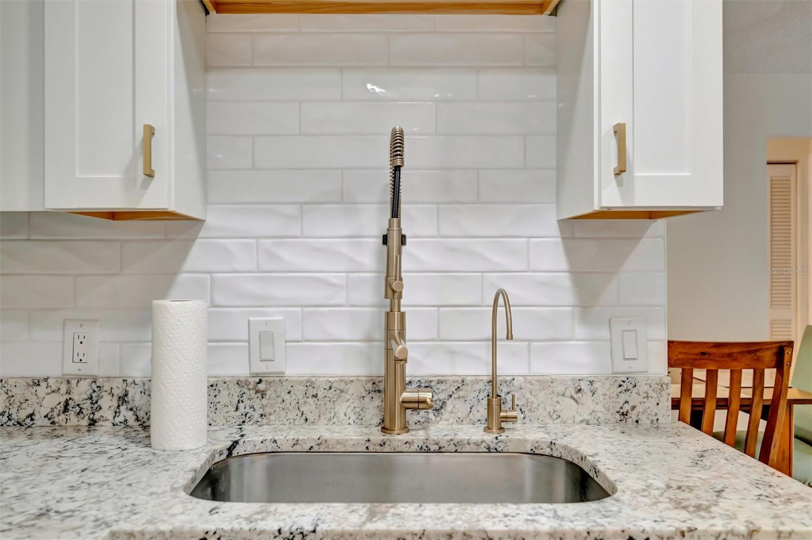 SOUTH VENICE - Residential