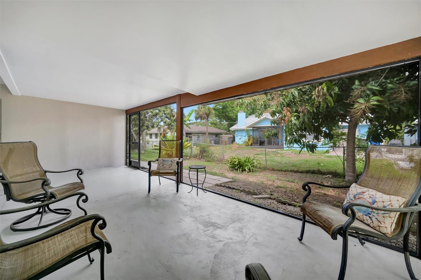 SOUTH VENICE - Residential