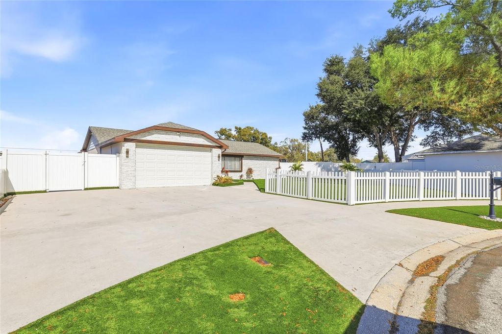 Photo of 726 Fortuna Drive, Brandon, FL 33511 (MLS # TB8469447)