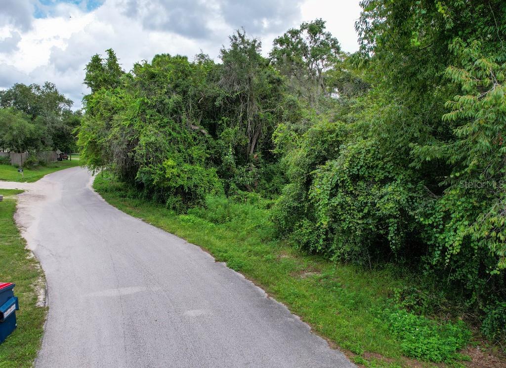 MOON LAKE ESTATES - Land