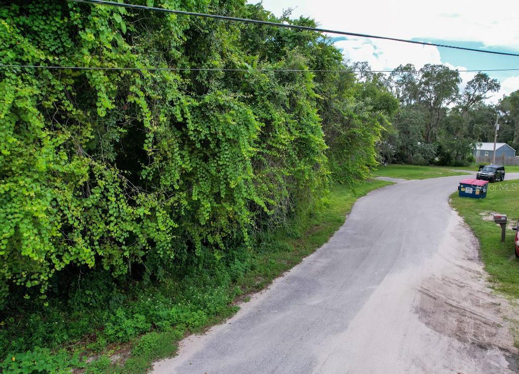 MOON LAKE ESTATES - Land