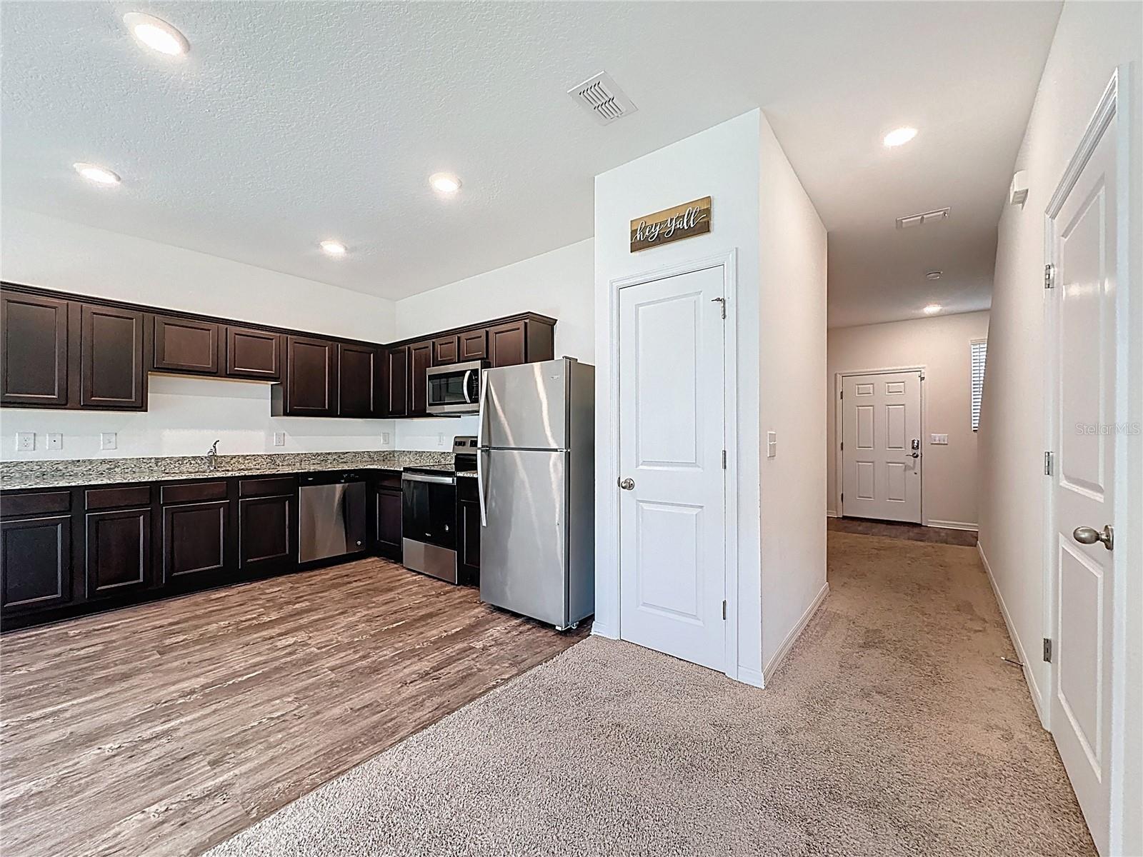 RESERVE/TOWN CENTER - Residential Lease