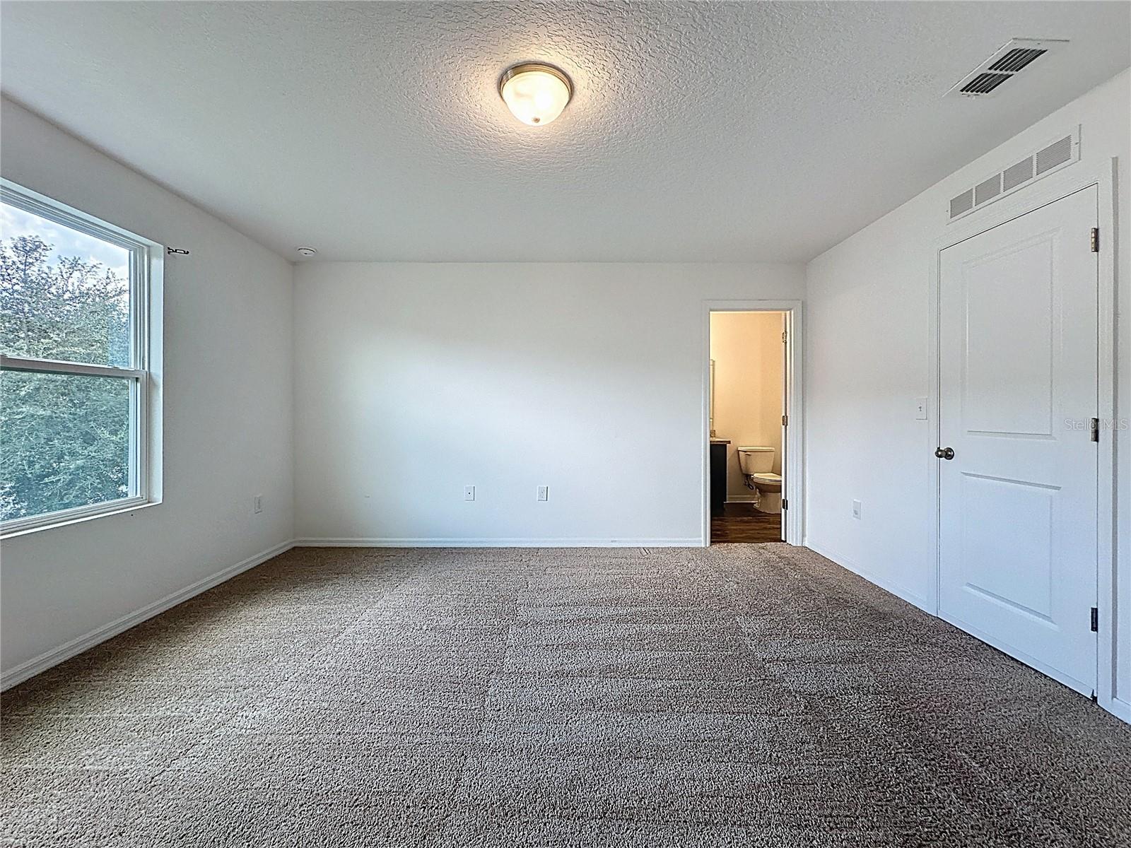 RESERVE/TOWN CENTER - Residential Lease