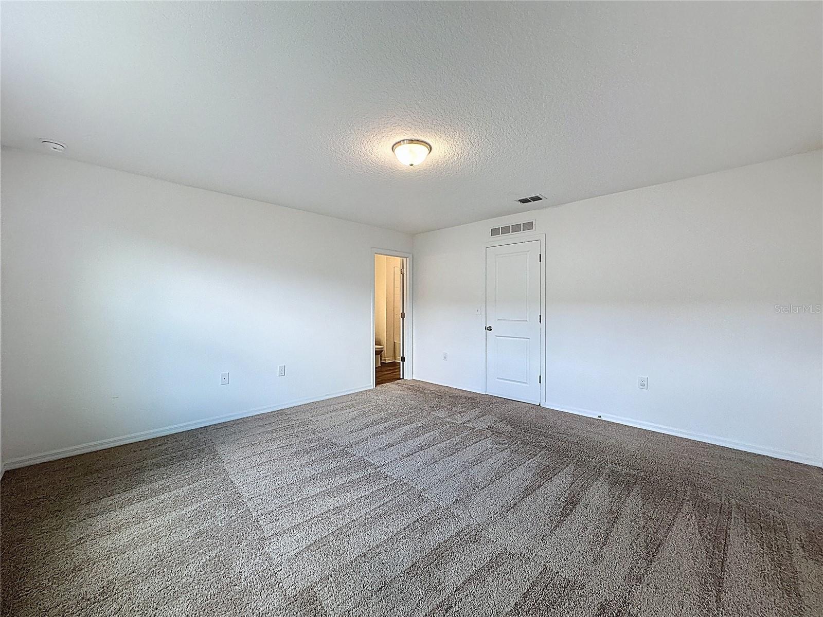 RESERVE/TOWN CENTER - Residential Lease