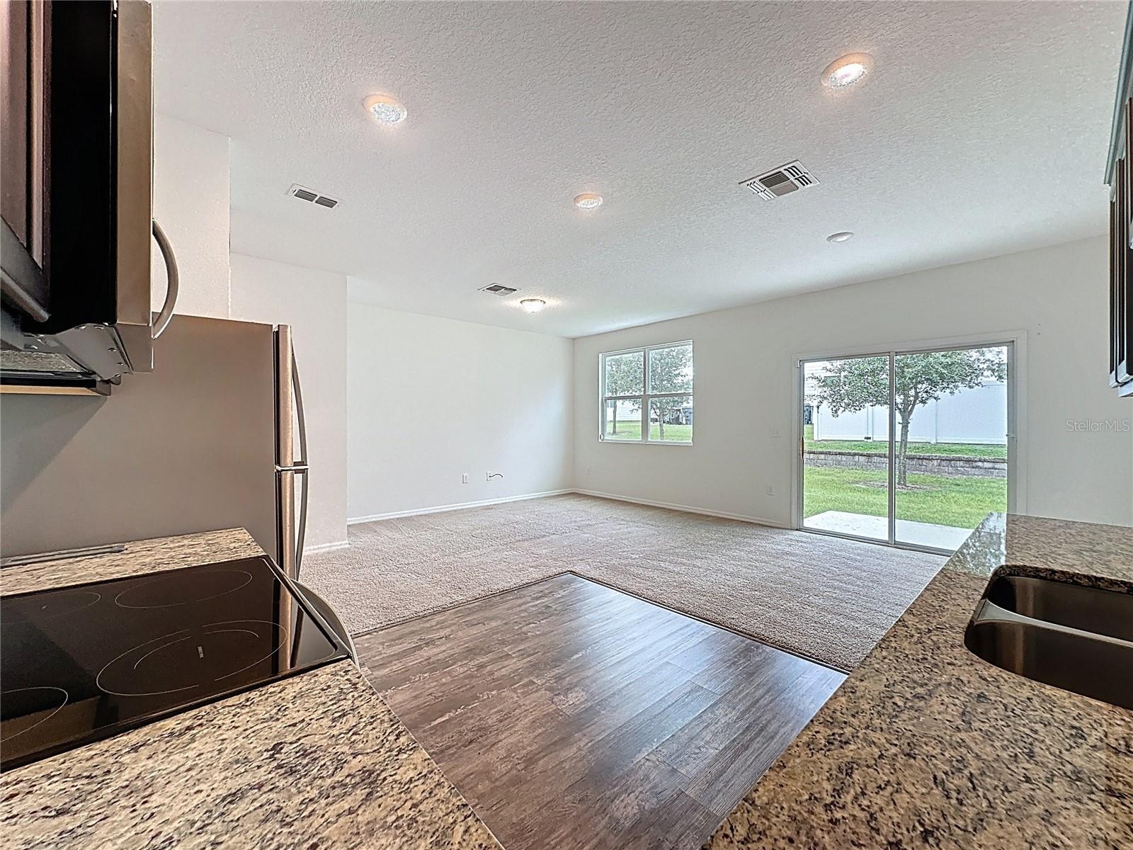 RESERVE/TOWN CENTER - Residential Lease