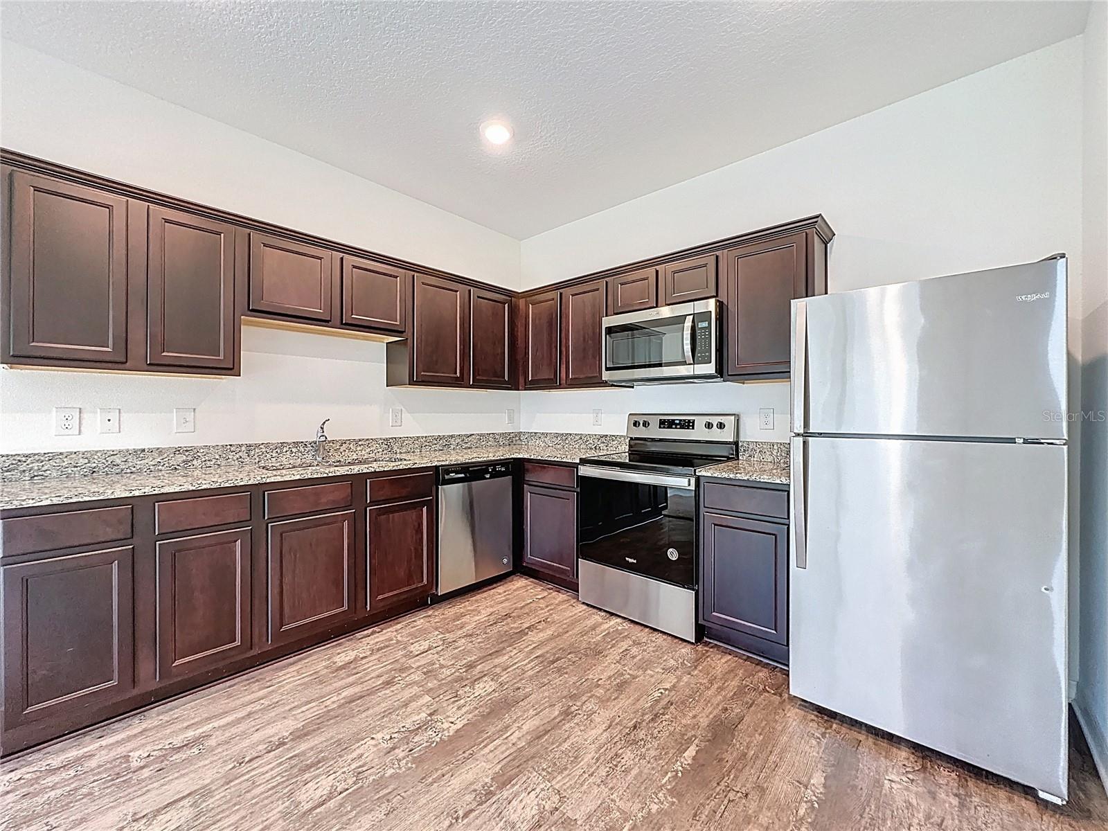 RESERVE/TOWN CENTER - Residential Lease