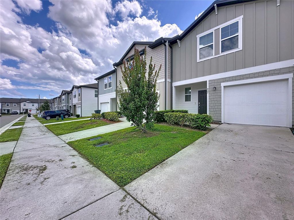 Photo of 927 Reserve Place, Davenport, FL 33896 (MLS # S5136131)