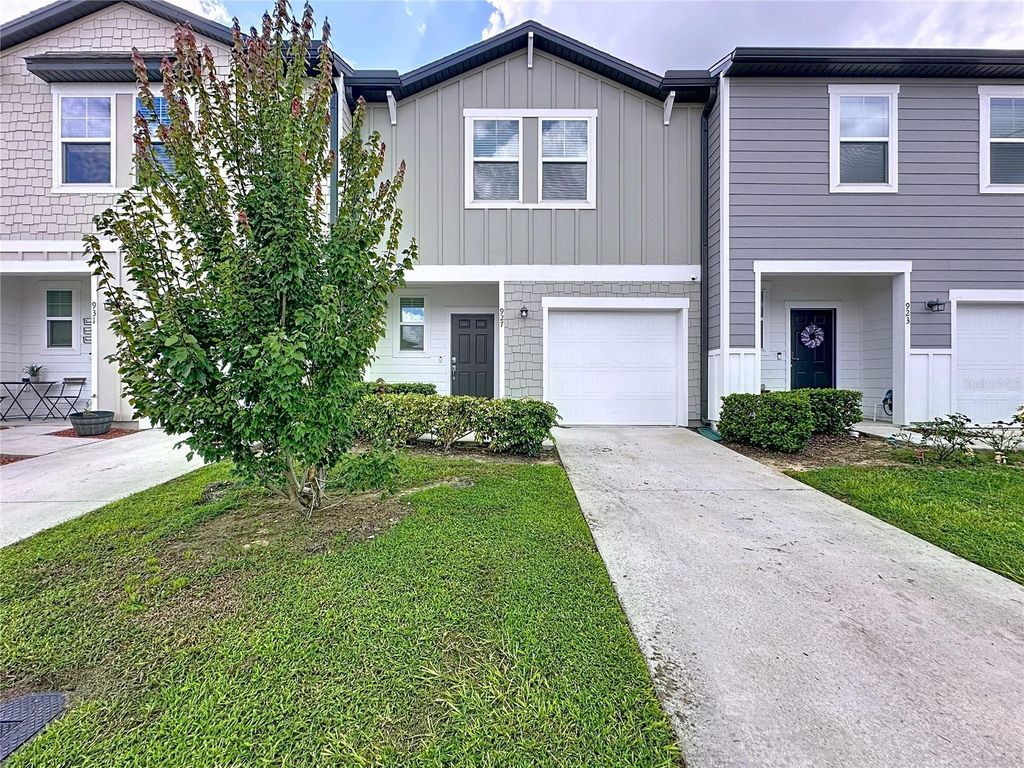 Photo of 927 Reserve Place, Davenport, FL 33896 (MLS # S5136131)