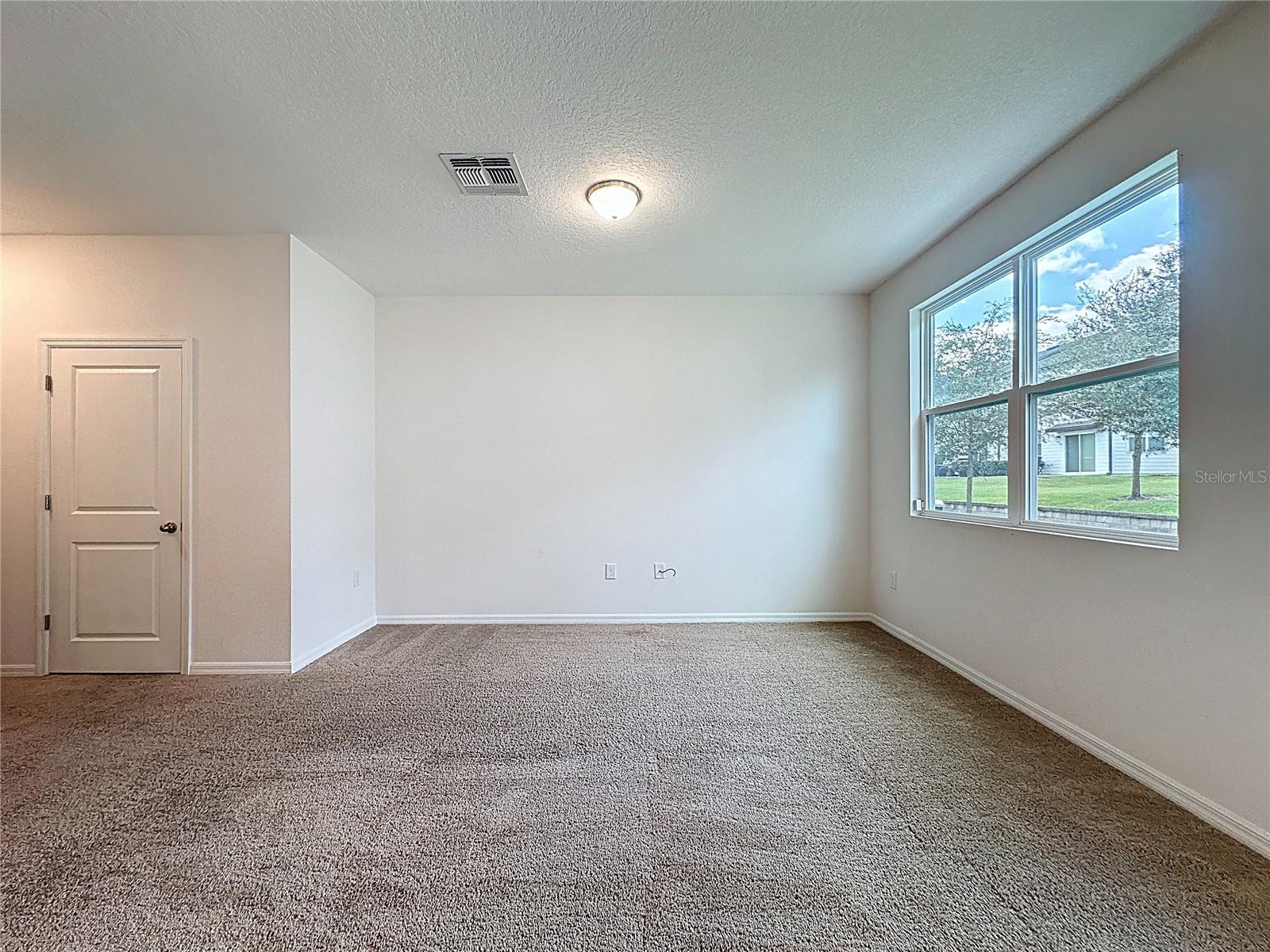 RESERVE/TOWN CENTER - Residential Lease