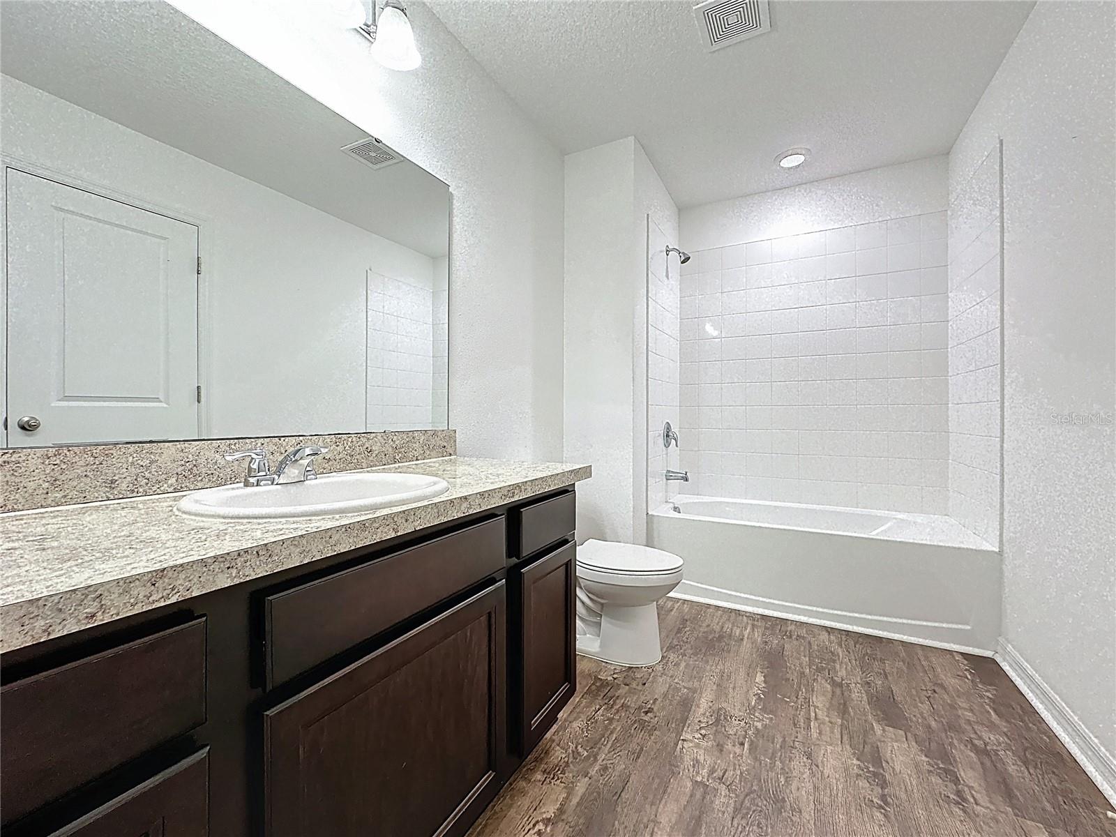 RESERVE/TOWN CENTER - Residential Lease