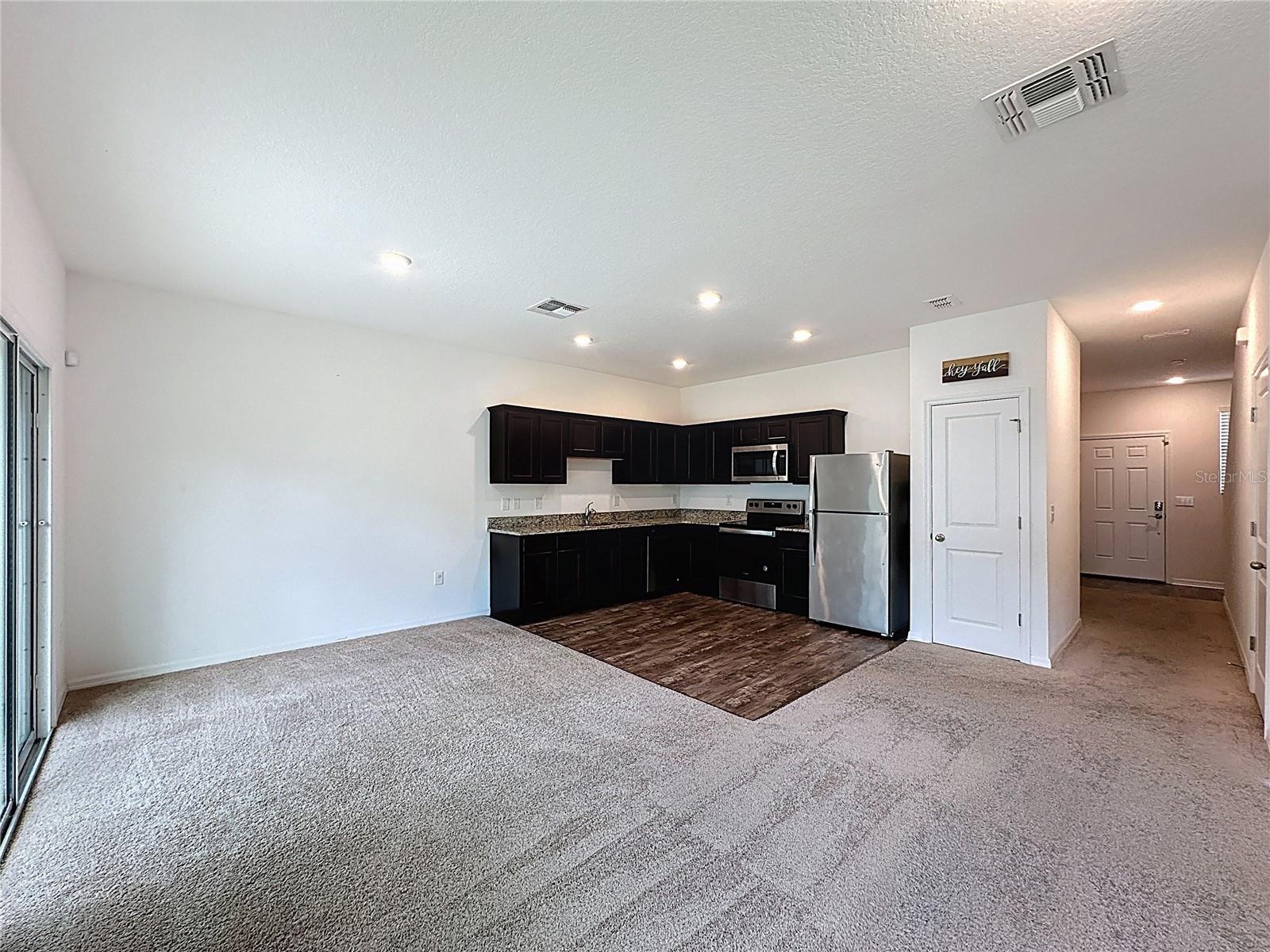 RESERVE/TOWN CENTER - Residential Lease