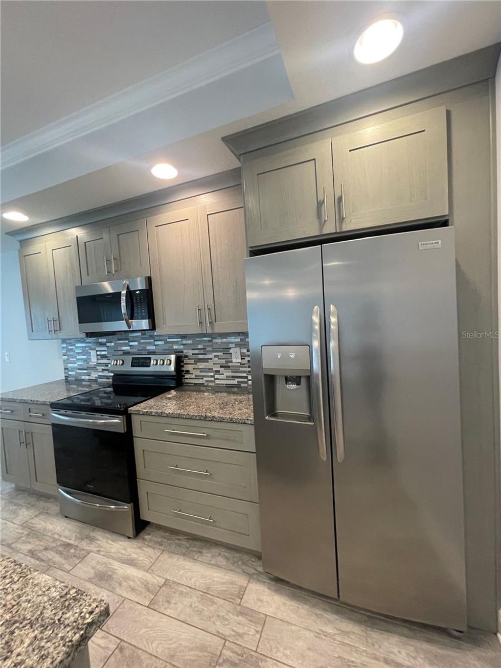 Photo of 1090 E Pierce Avenue, Orlando, FL 32809 (MLS # S5142217)