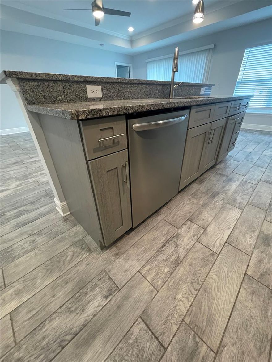 Excellent single family home with NO HOA, NO CDD near Orlando Airport. Park your boat, your Rv, no problem. Call today!