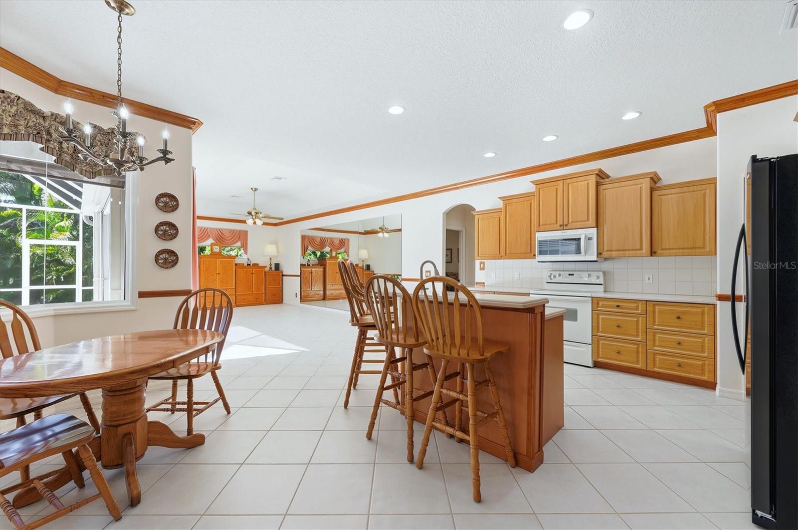 THREE OAKS - Residential