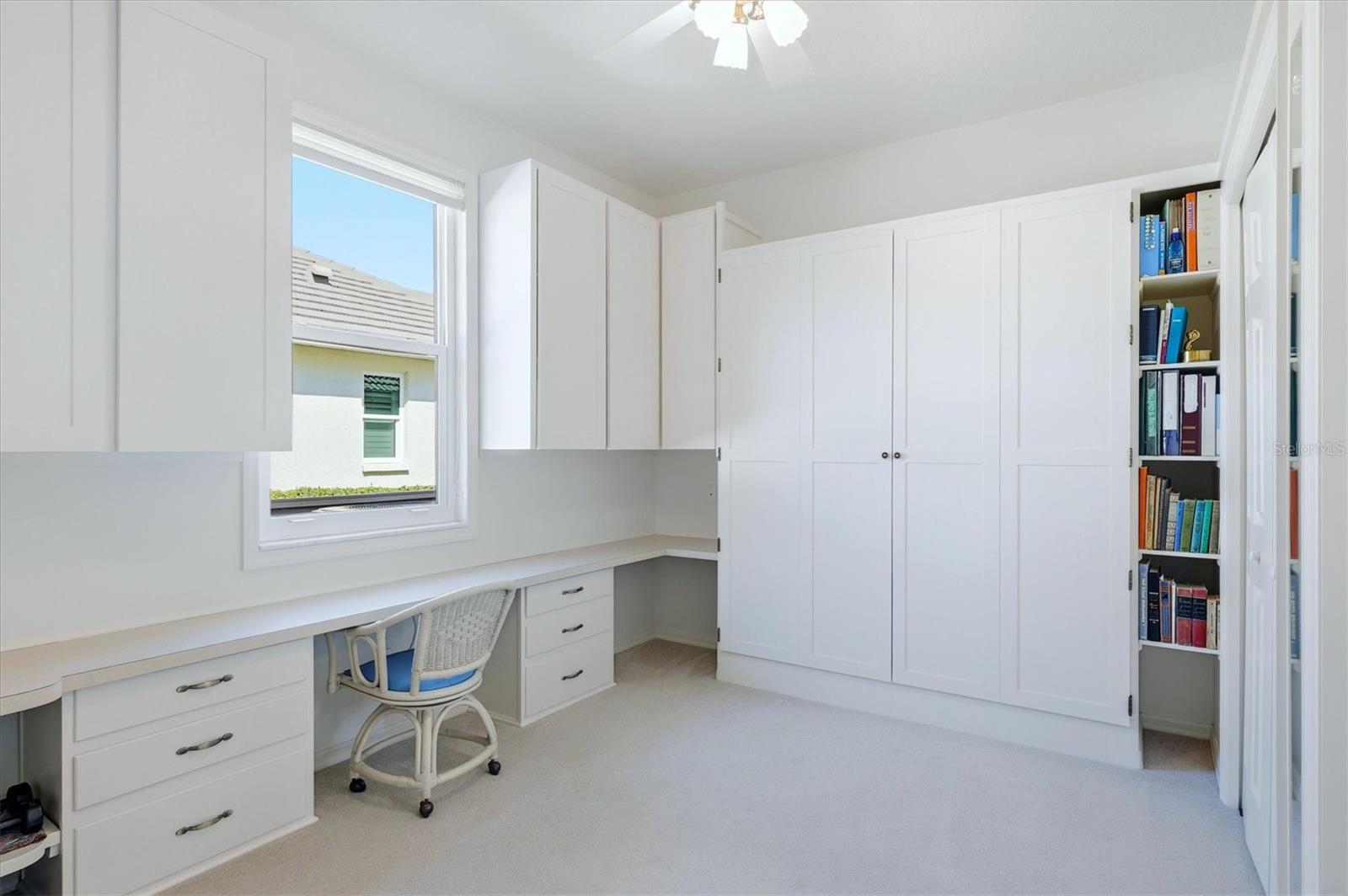 THREE OAKS - Residential