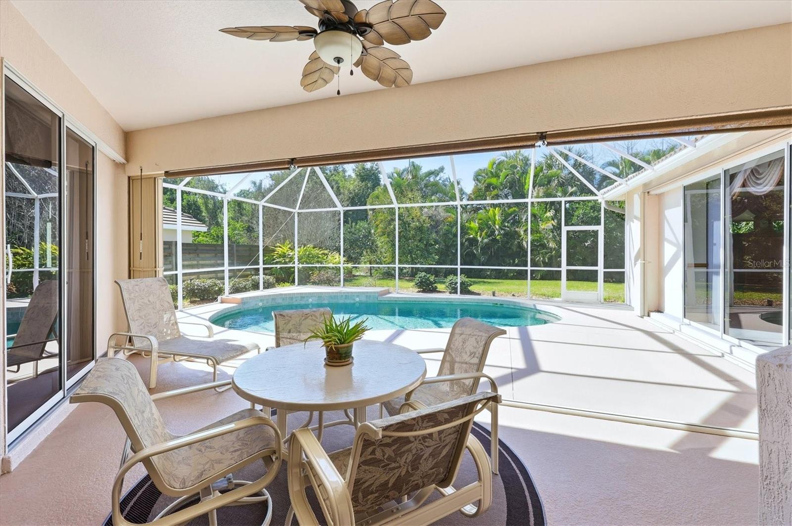 THREE OAKS - Residential