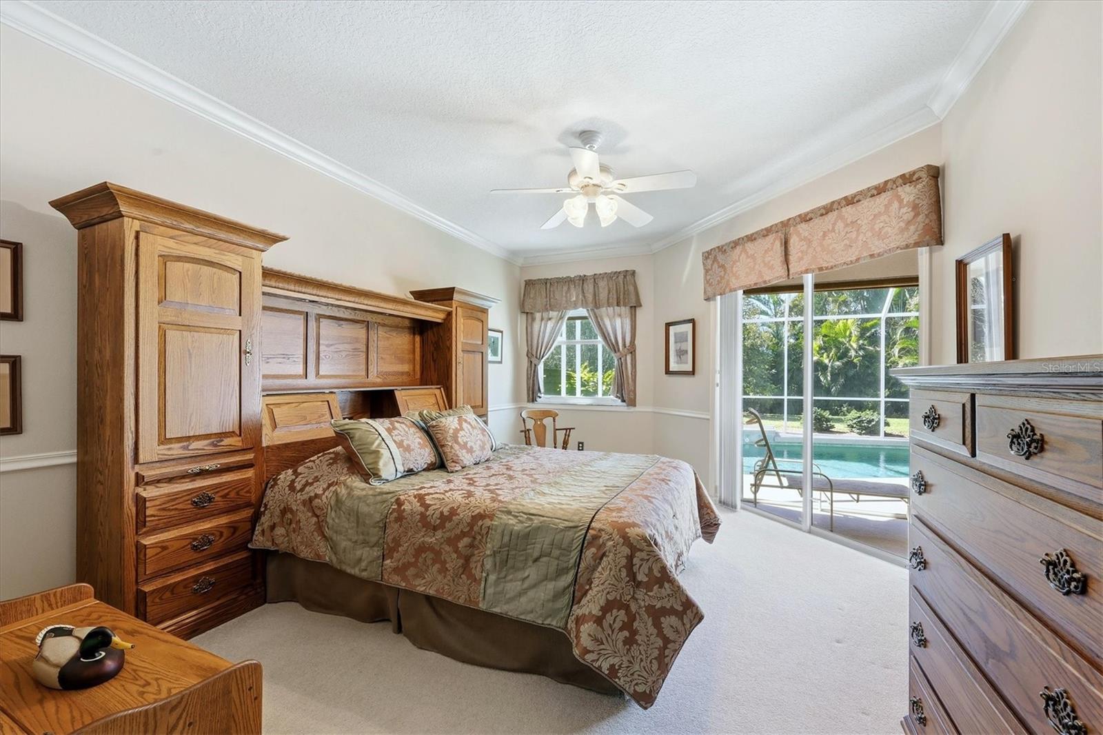 THREE OAKS - Residential