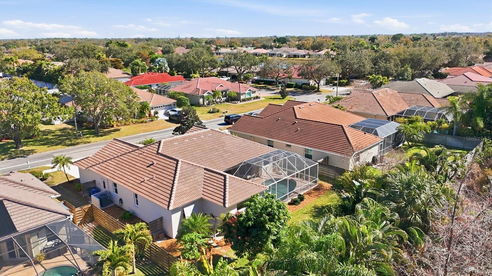 THREE OAKS - Residential