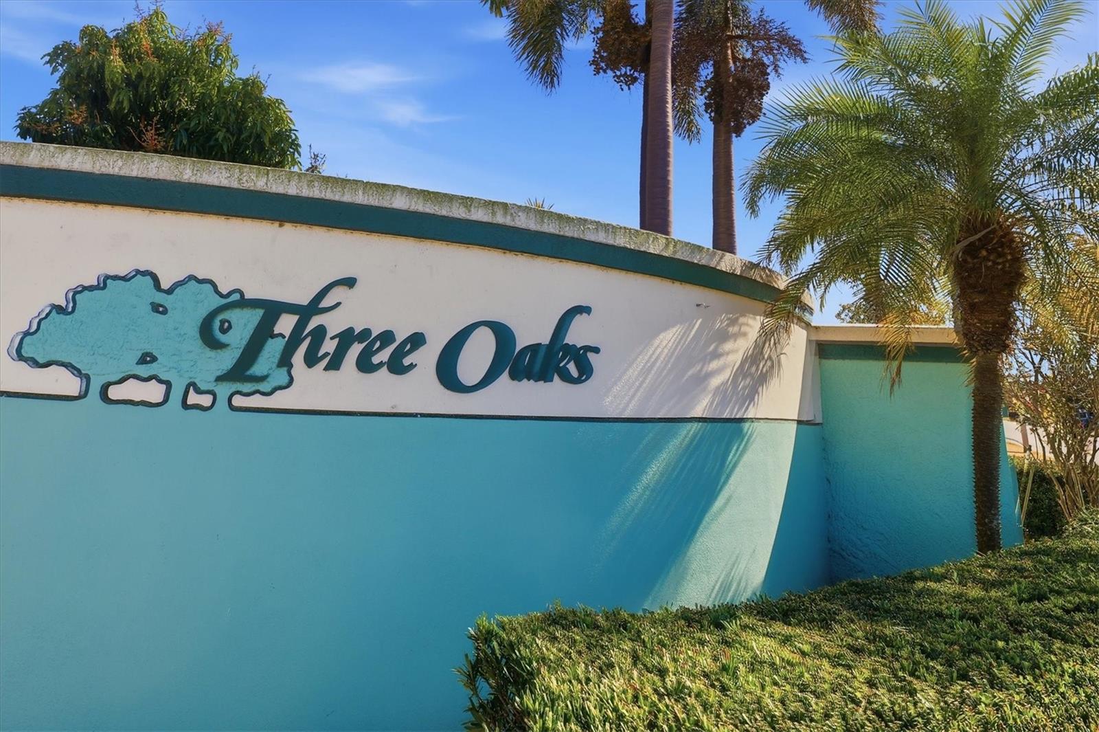 THREE OAKS - Residential