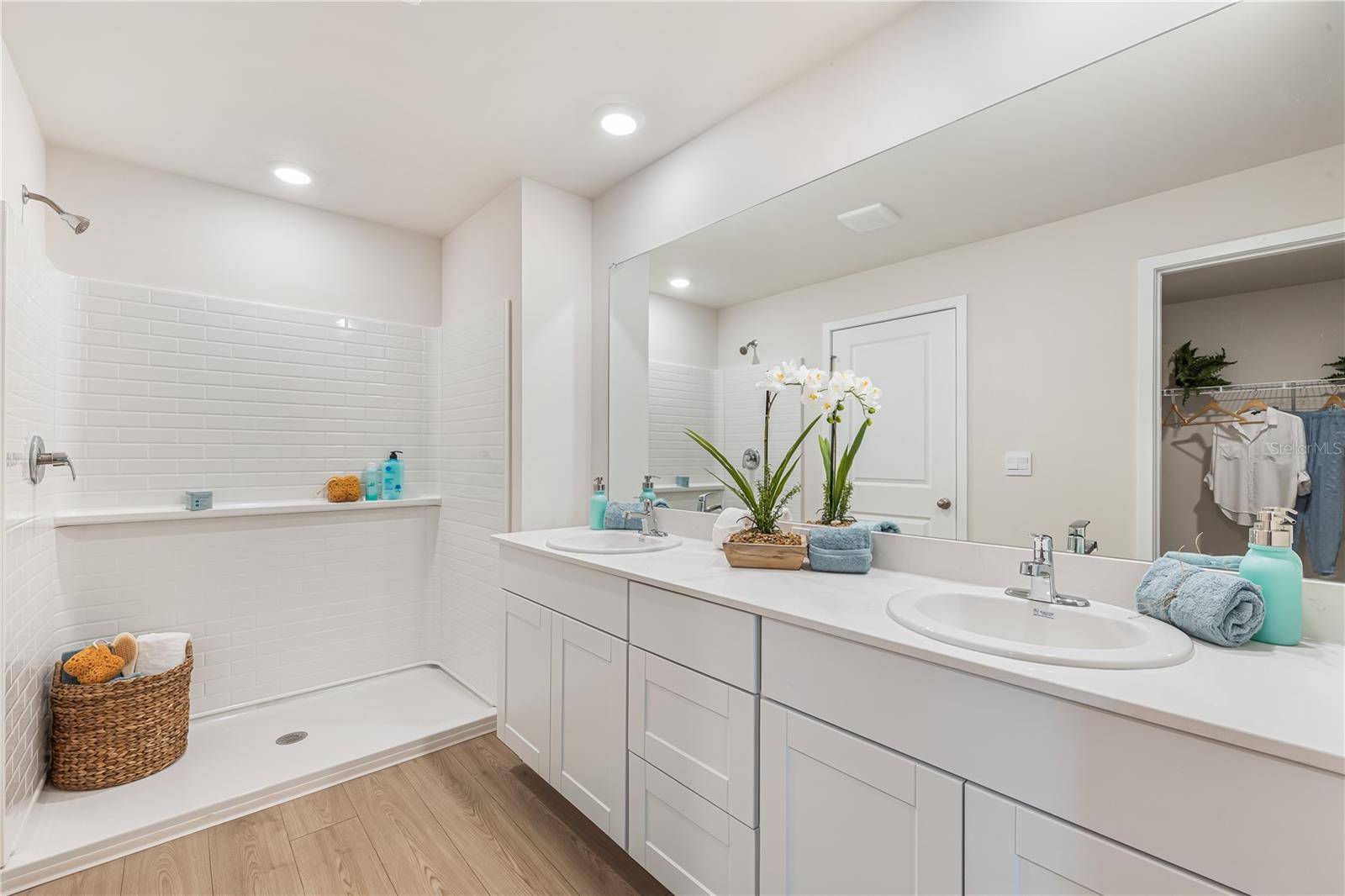 CORAL LAKES - CORAL CREEK - Residential