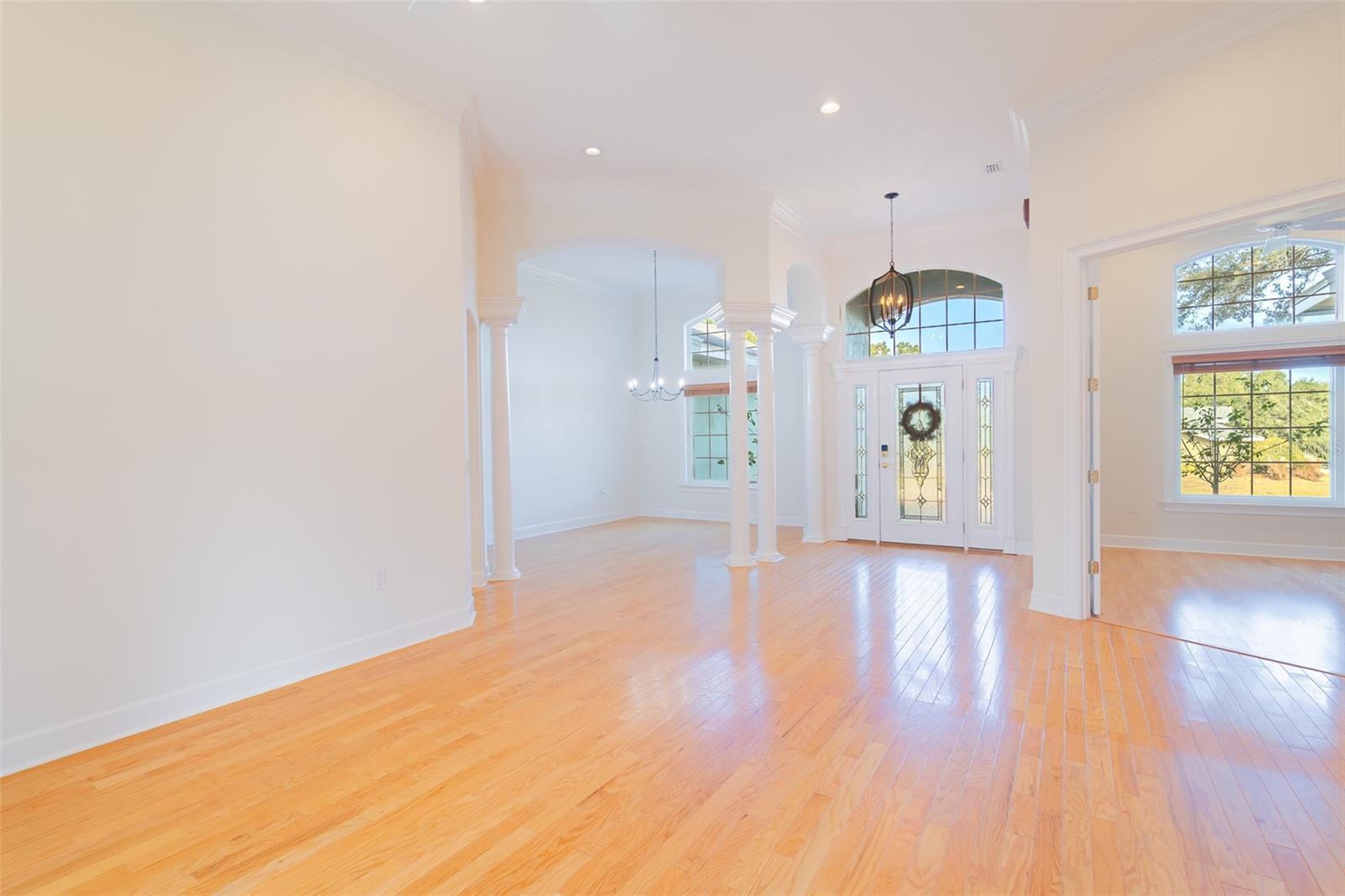 304 LOCHEN CIRCLE SE