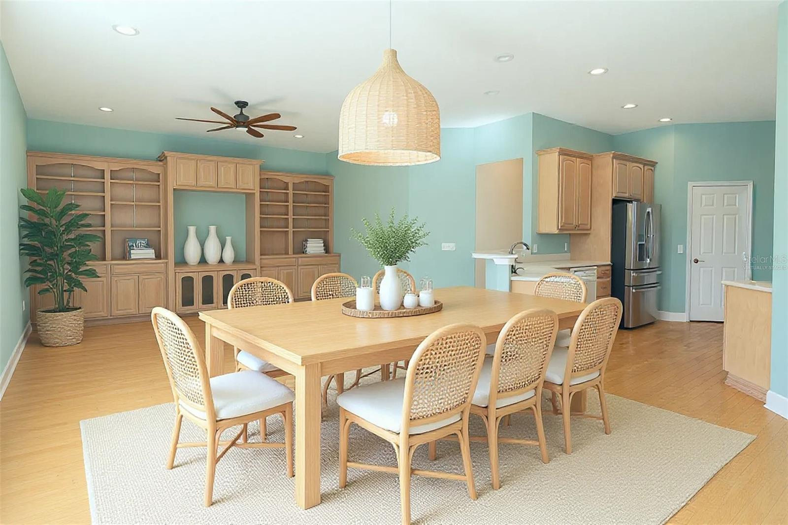 304 LOCHEN CIRCLE SE