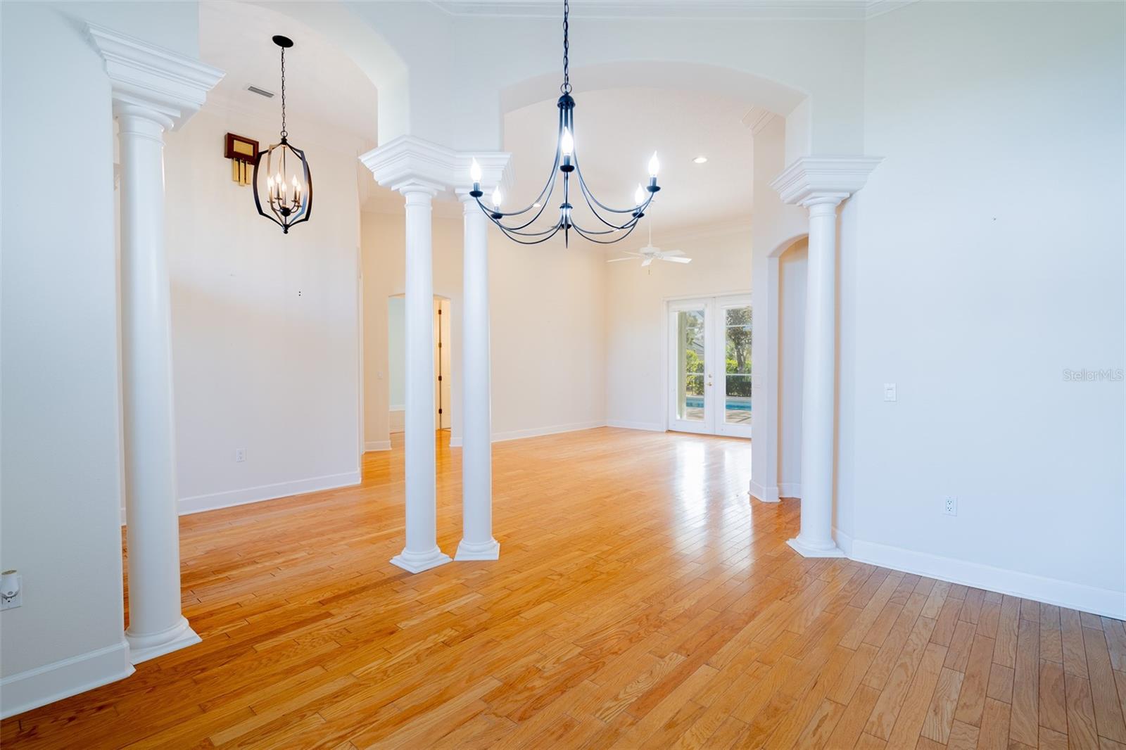 304 LOCHEN CIRCLE SE