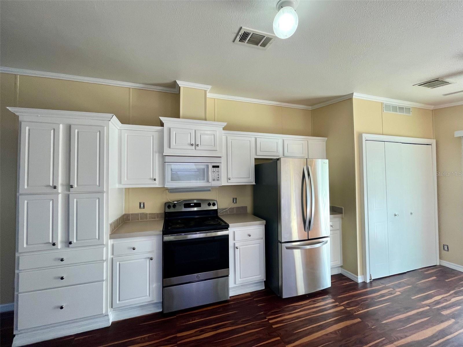 LEISURE LAKE VILLAGE CONDO - Residential