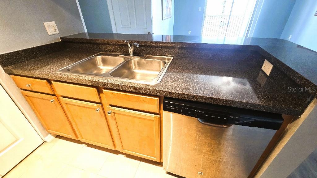 PARK LAKE AT PARSONS A CONDOMI - Residential