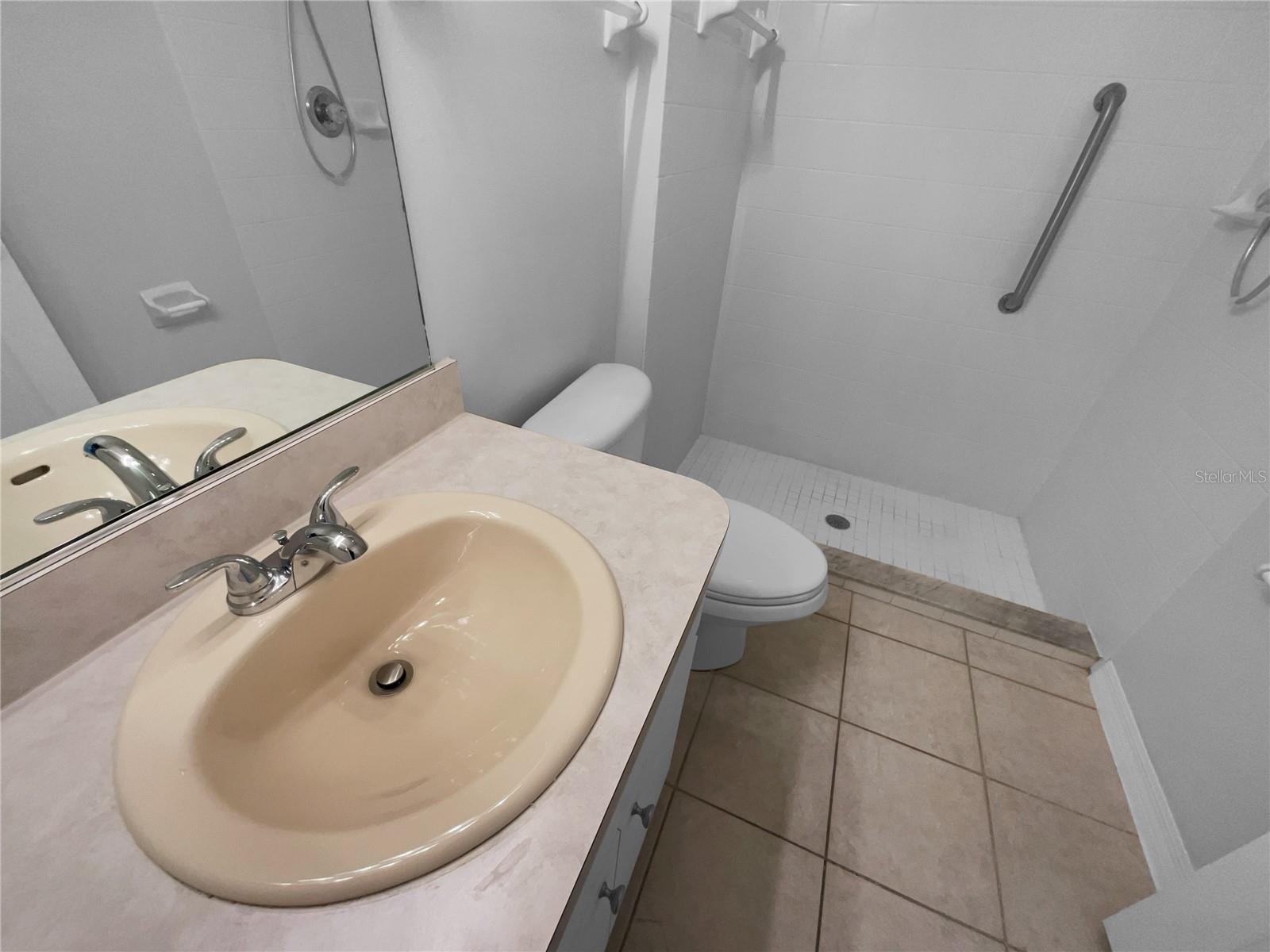 RADISON I CONDO - Residential