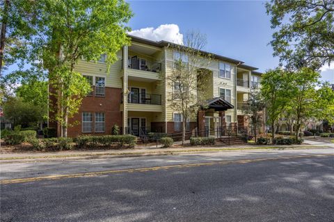 Photo of 1245 SW 9th Road #202, Gainesville, FL 32601 (MLS # GC538544)