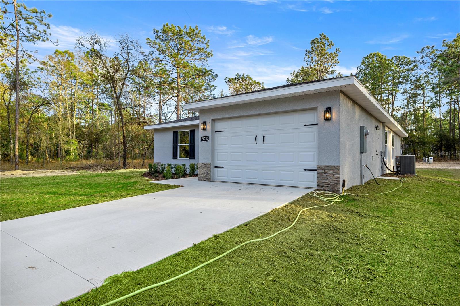 RAINBOW LAKES ESTATE - Residential