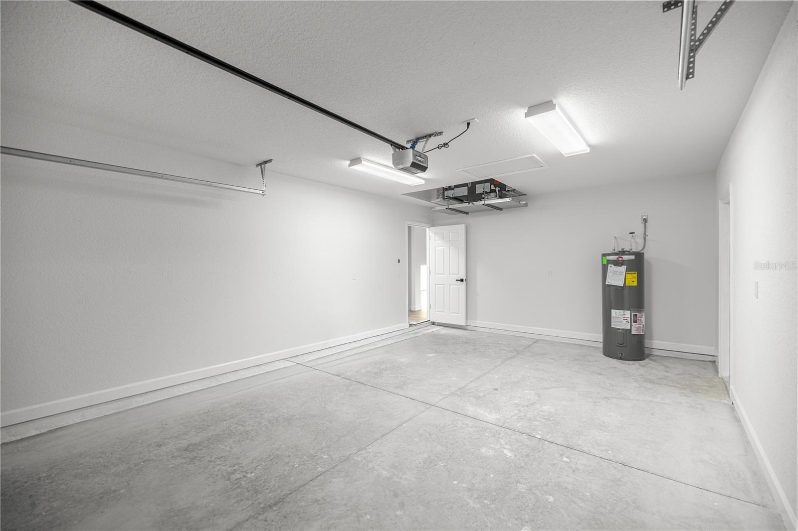 RAINBOW LAKES ESTATE - Residential