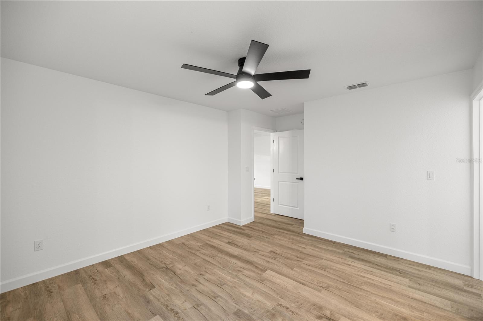 RAINBOW LAKES ESTATE - Residential