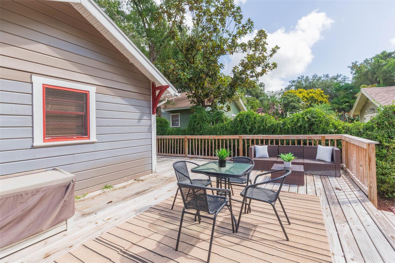 HAMPTON TERRACE - Residential