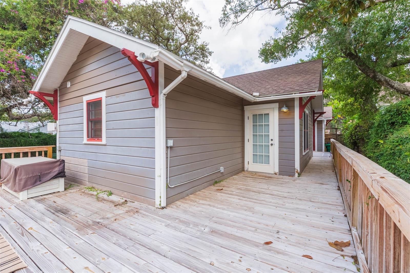 HAMPTON TERRACE - Residential