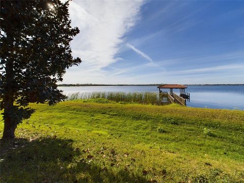 A home in AUBURNDALE