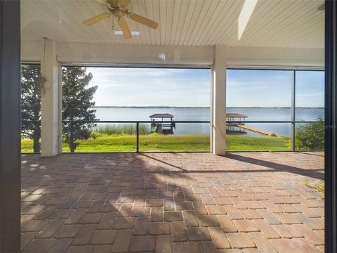 A home in AUBURNDALE