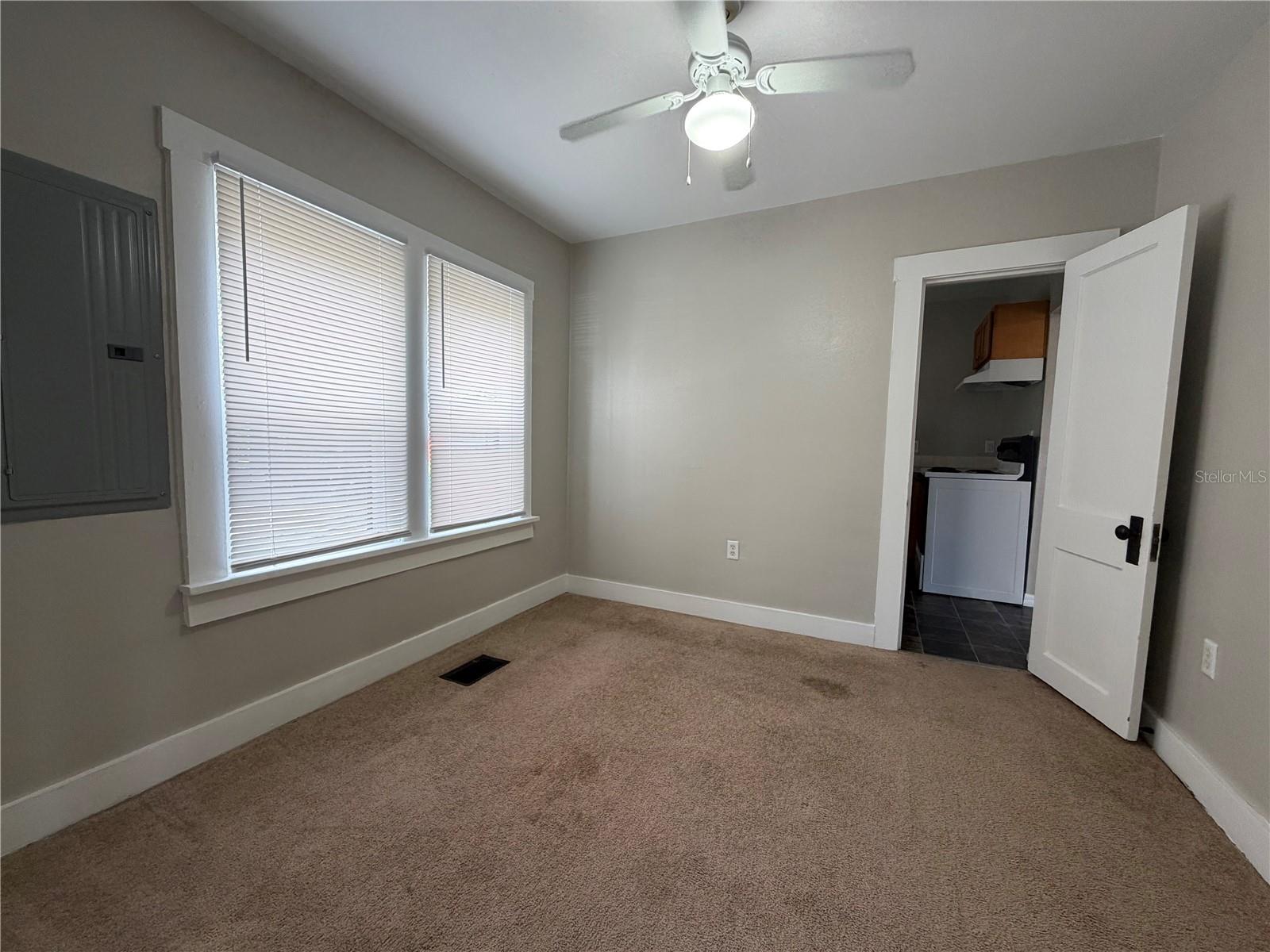 EUSTIS REAUME PARK - Residential Lease